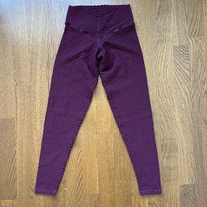 Booty by Brabants maroon leggings - size small